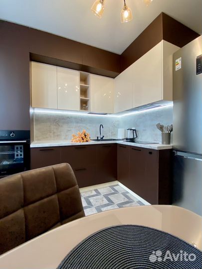 Угловая кухня на заказ. Фабрика