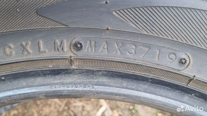 Летнии шины toyo 215/55 R17