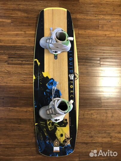 Вейкборд Liquid Force FLX 131 с ботинками