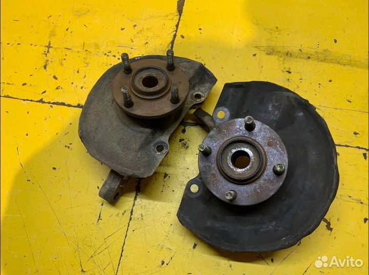 Кулак поворотный Mitsubishi Lancer Cedia 2000-2003