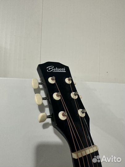 Акустическая гитара