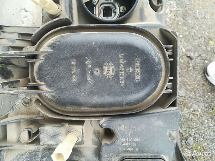 Продам передние фары Мерседес ML W163