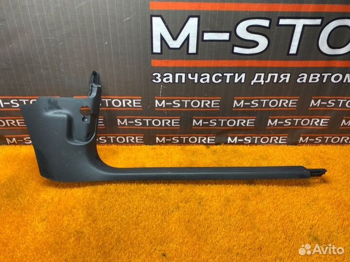 Накладка на порог салона передняя правая Audi A6