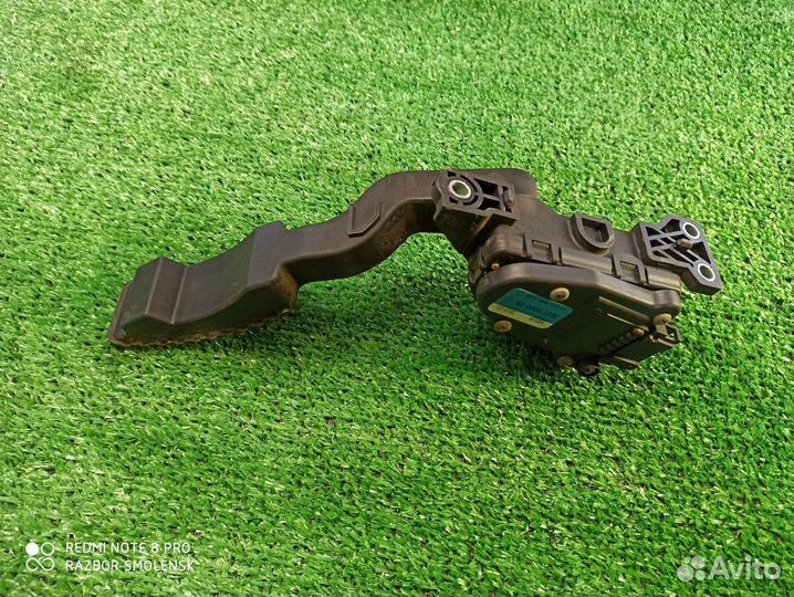 Педаль газа Рено Лагуна 2