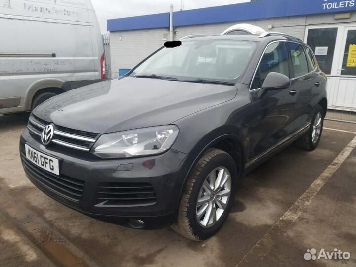 Накладка двери задней правой VW Touareg NF (2011