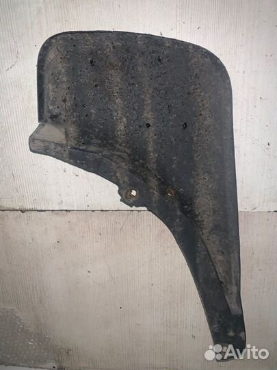 Брызговик задний правый Land Rover Range Rover 3