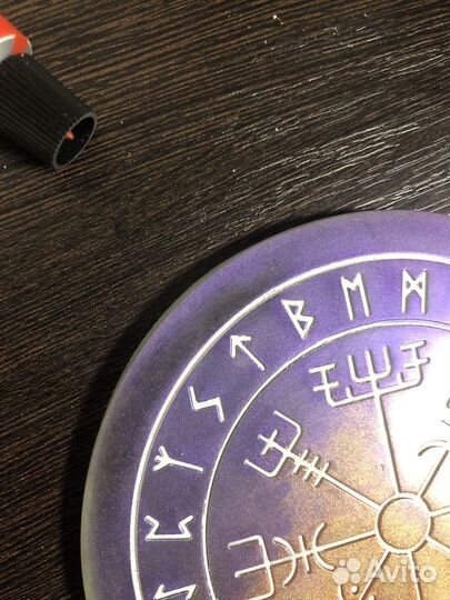 Подставка с рунами