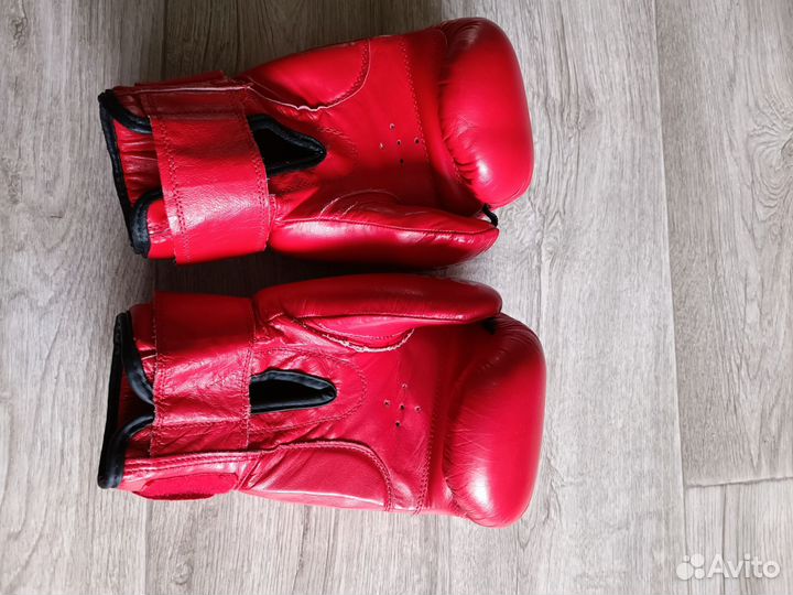Боксерские перчатки