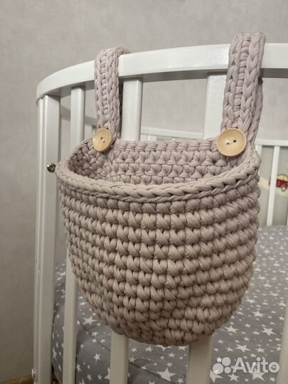 Подвесная корзина для кровати