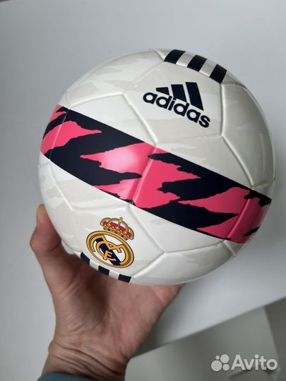 Футбольный мяч adidas mini