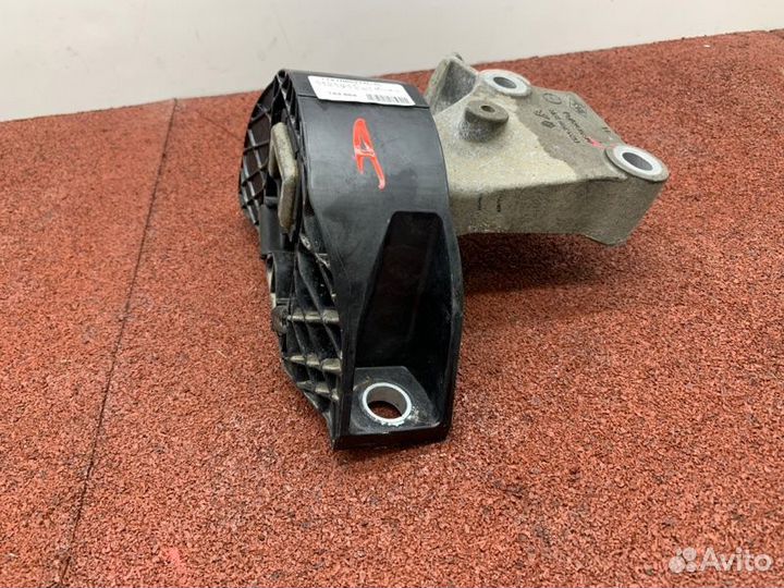 Опора двигателя правая Renault Logan 2 L8 K7M812