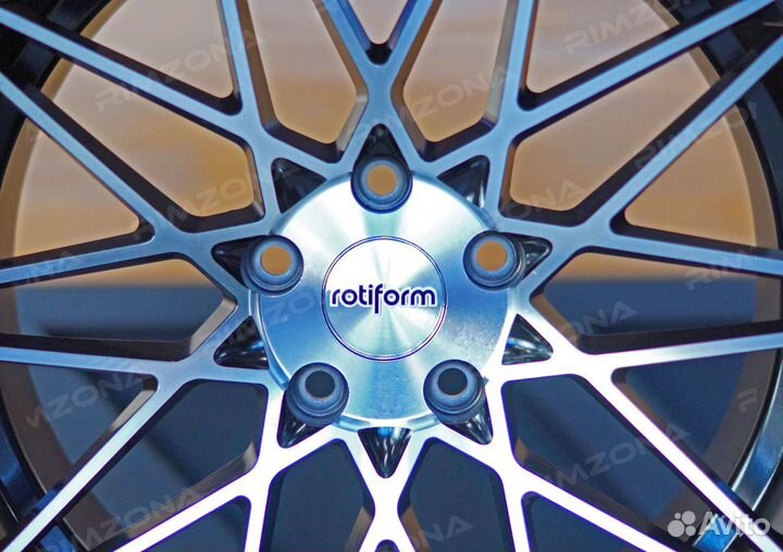 Литые диски Rotiform R18 на Skoda