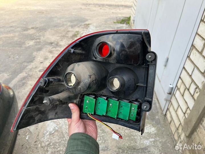 Задний правый фонарь Лада Приора