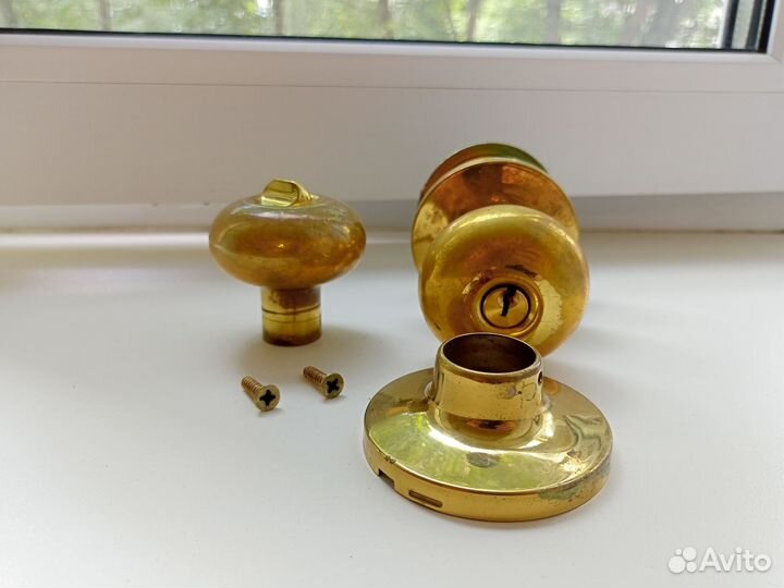 Дверная ручка