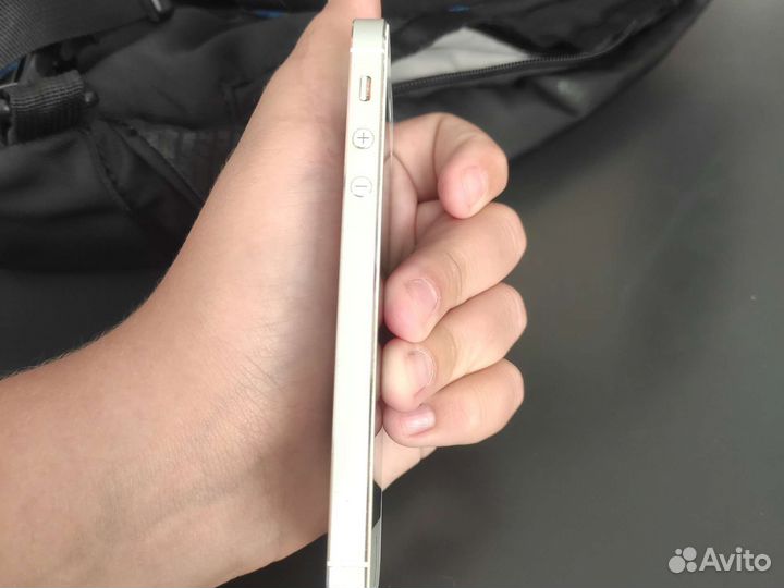 Телефон iPhone 5s