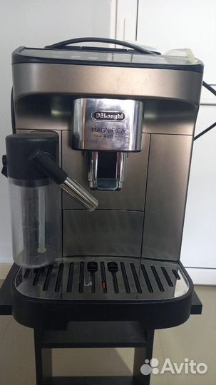 Кофемашина delonghi magnifica evo
