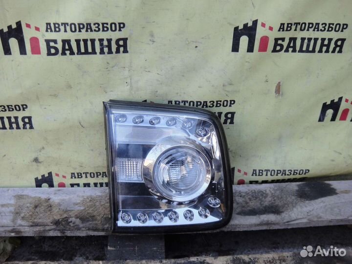 Nissan Patrol Фонарь внутренний левый