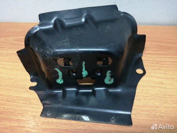 Усилитель стойки кузова Volkswagen Tiguan 1