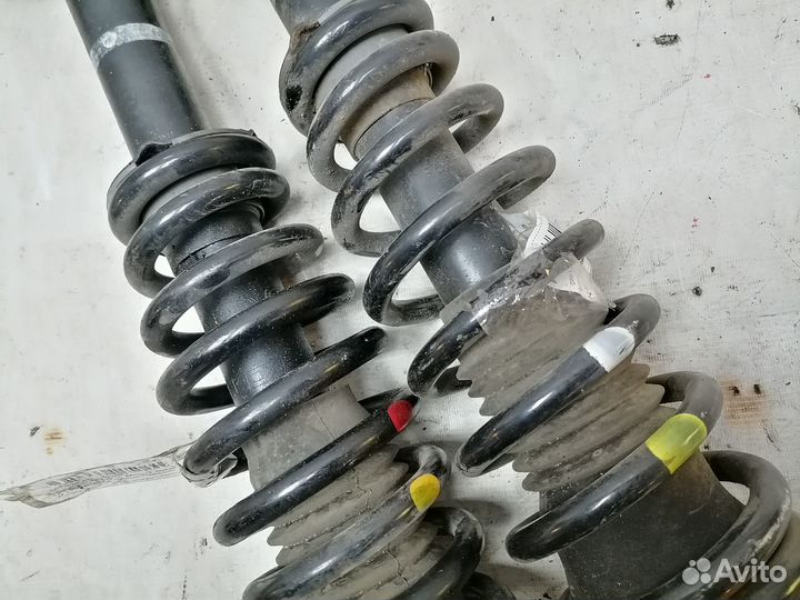 Стойка подвески (амортизатор) передняя правая Mazd