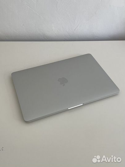 Macbook pro 13 2020 m1