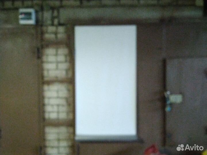 Экран для проектора рулонный