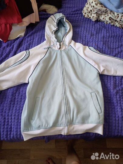 Олимпийка и пиджак