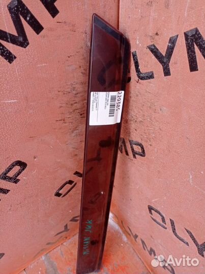 Ветровик задний левый Nissan Juke YF15 HR15