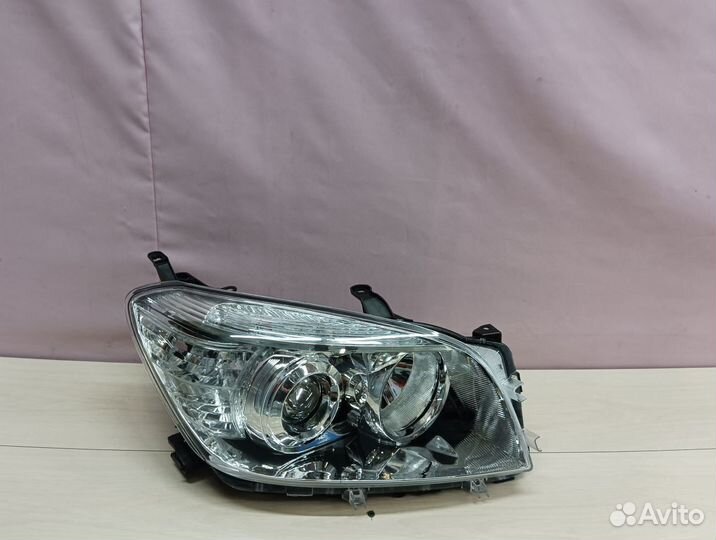 Фара правая Toyota RAV4 3 са30 2006-2012