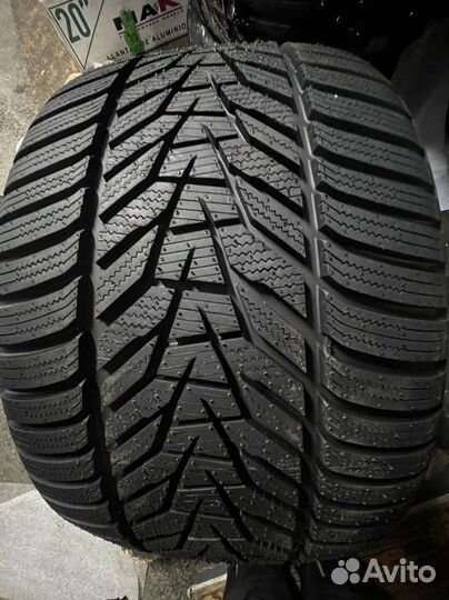 Hankook Winter I'Cept Evo 3 W330 285/30 R21 и 255/35 R21