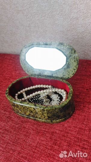 Малахитовая шкатулка