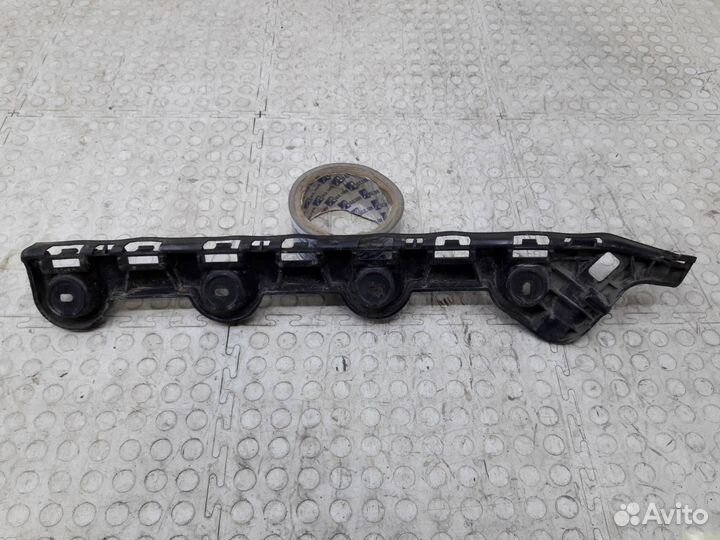 Кронштейн бампера задний левый Skoda Octavia A8