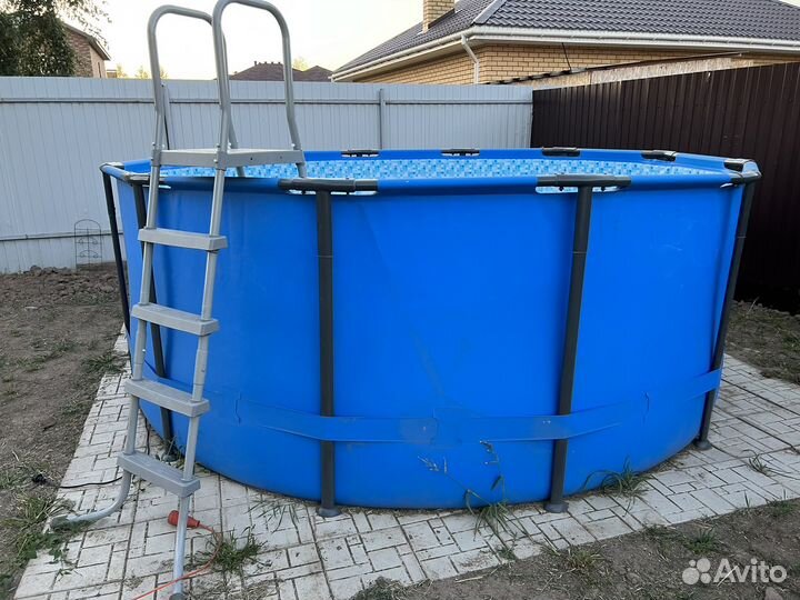 Каркасный бассейн Intex 366*133 с лестницей
