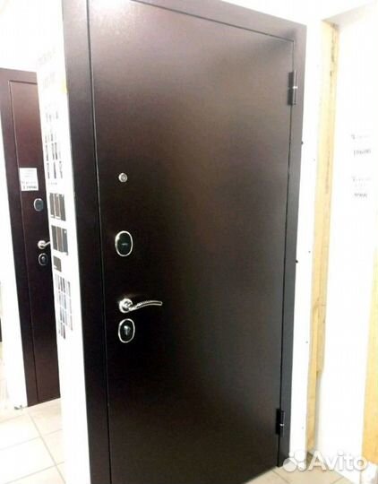 Входная металлическая дверь Альт