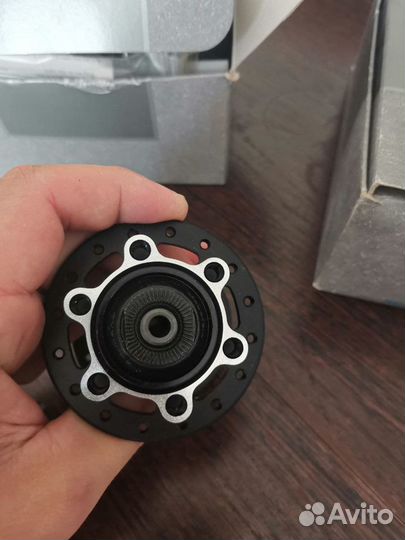 Втулка передняя Shimano FHM756A