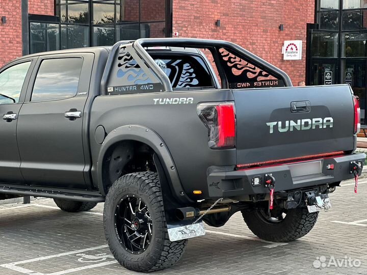 Стоп - сигналы Toyota Tundra 50