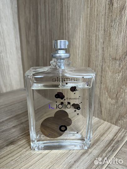 Escentric molecules molecule 01