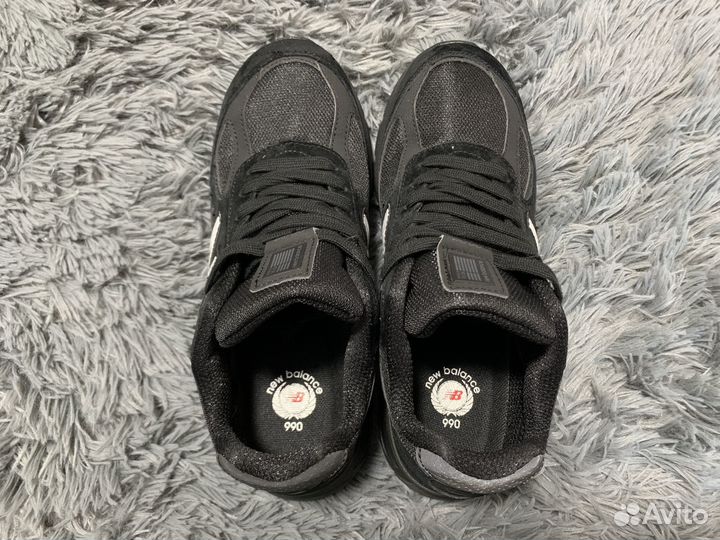 Кроссовки женские