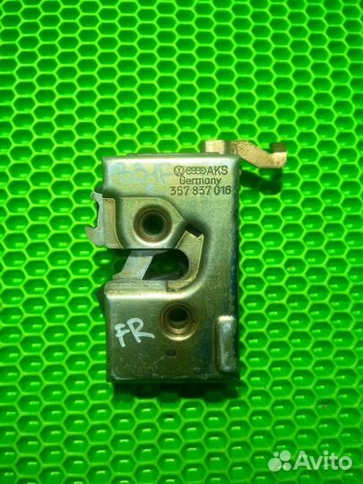 Замок передней правой двери Passat b3