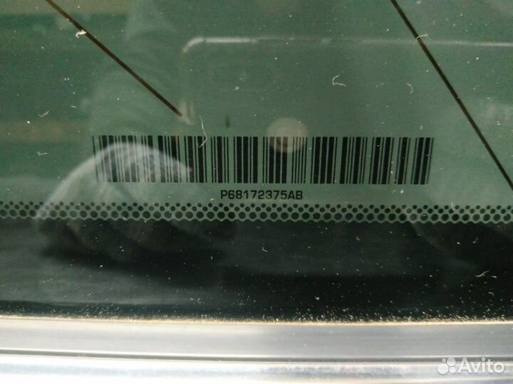 Стекло глухое заднее левое Jeep Grand Cherokee WK2