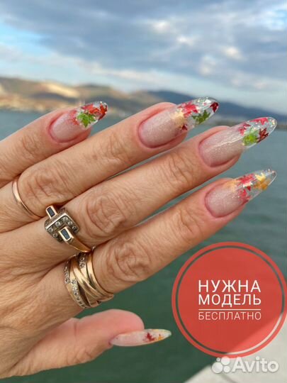 Нужна модель на маникюр