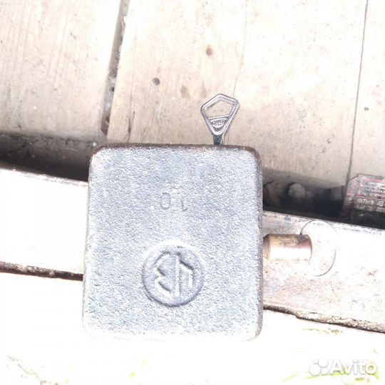 Замок гаражный навесной