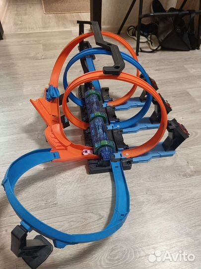 Хот вилс трек винтовое столкновение