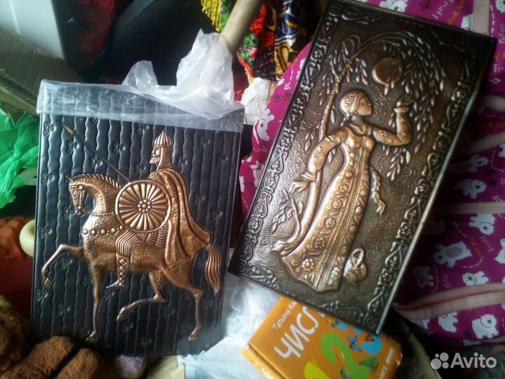 Панно чеканное