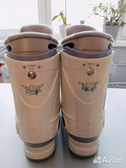 Горные лыжи и ботинки детские