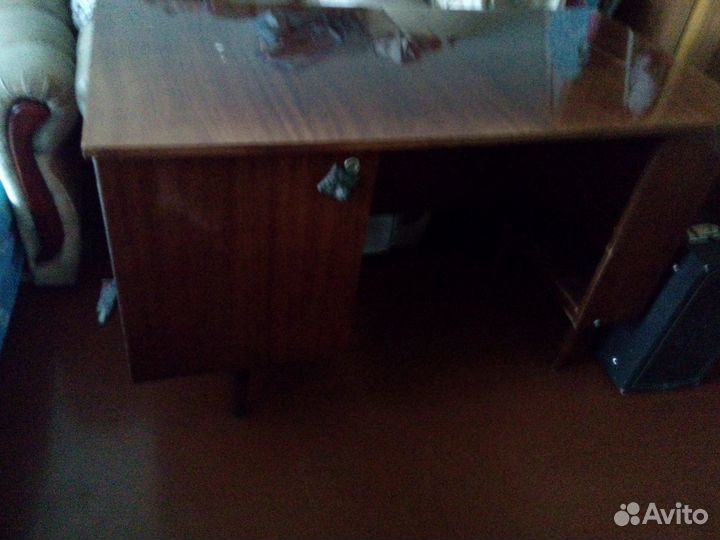 Стол письменный