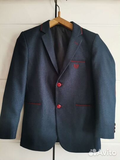 Пиджак для мальчика 146р