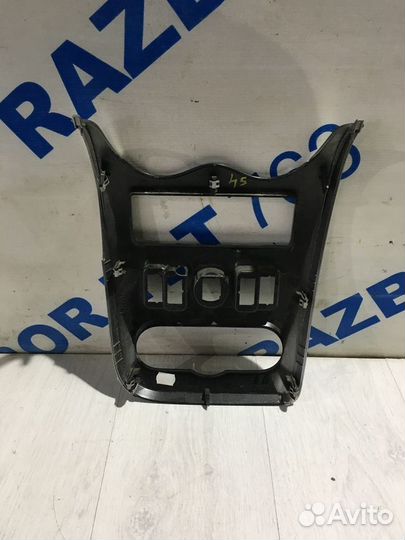 Рамка магнитолы LADA largus 1.6 мт к4м