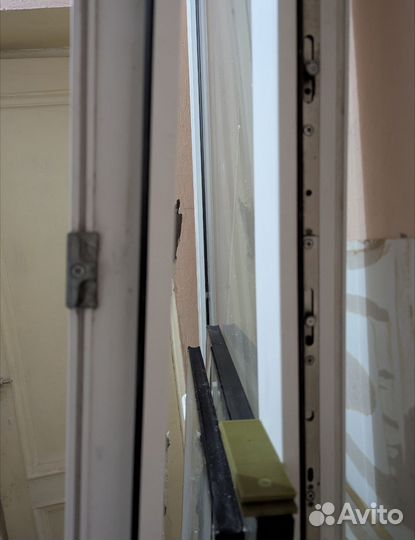 Окно на балкон