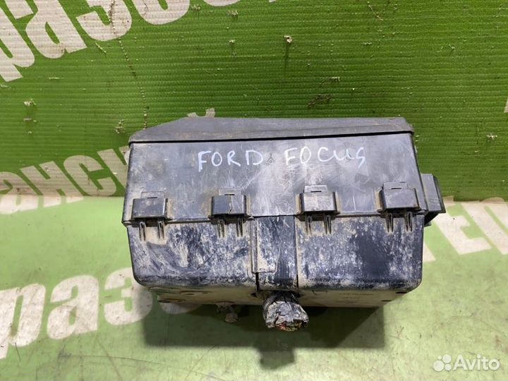 Блок предохранителей под капот Ford Focus cdda