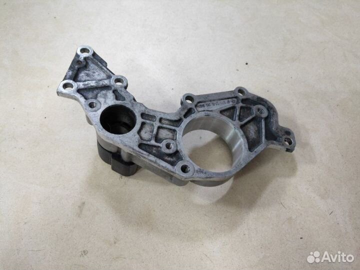 Крышка гбц Mercedes-Benz